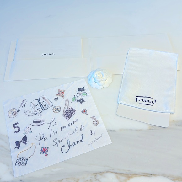 Authentic CHANEL Handbag Cloth Glove Care Kit & sunglasses cleaning cloth - Picture 2 of 5